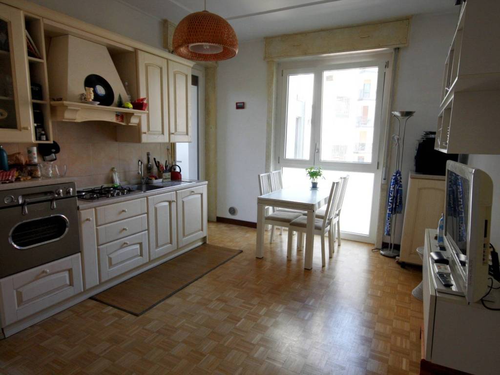 appartamento in affitto a Milano in zona Piazzale Lodi