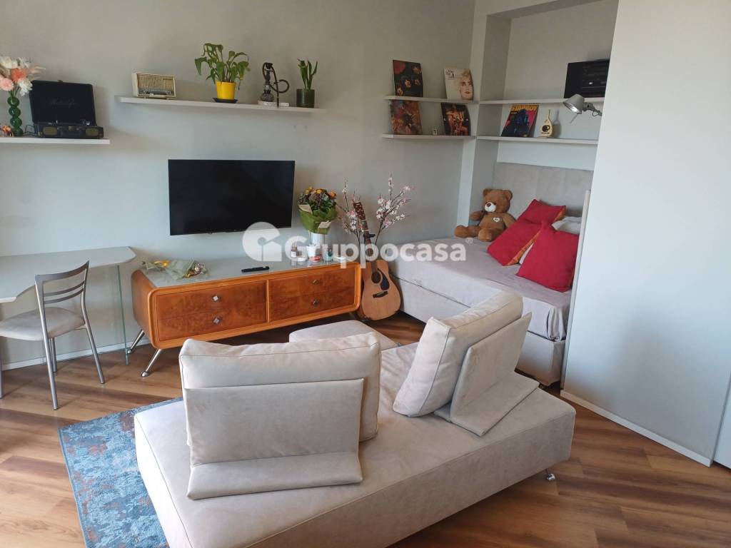 appartamento in affitto a Milano in zona Lorenteggio