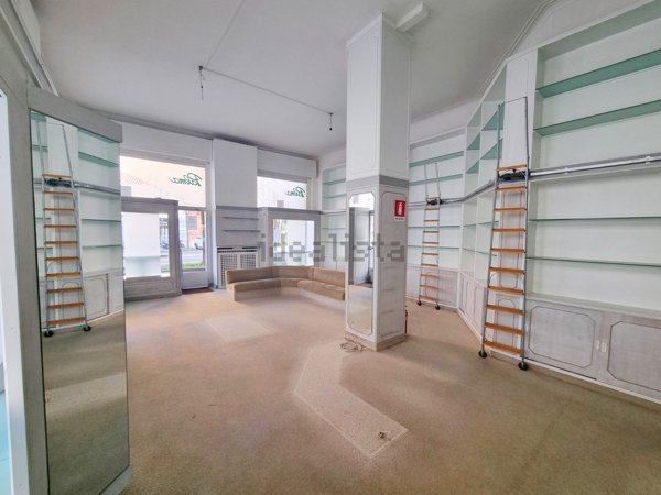 negozio in affitto a Milano in zona XXII Marzo