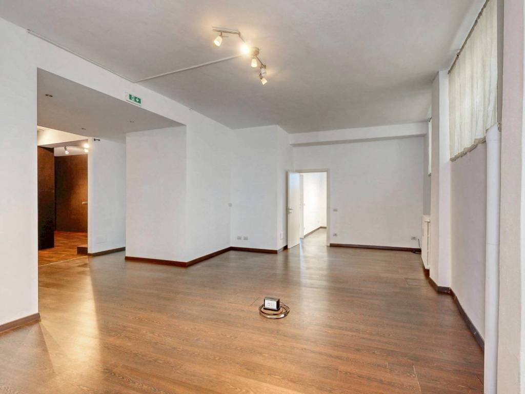 negozio in affitto a Milano in zona Corvetto
