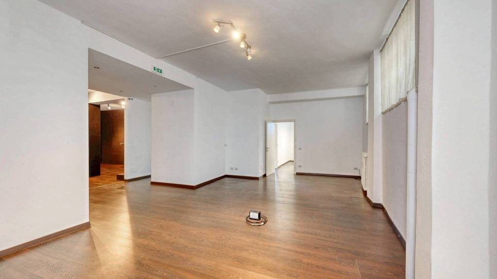 negozio in affitto a Milano in zona Corvetto