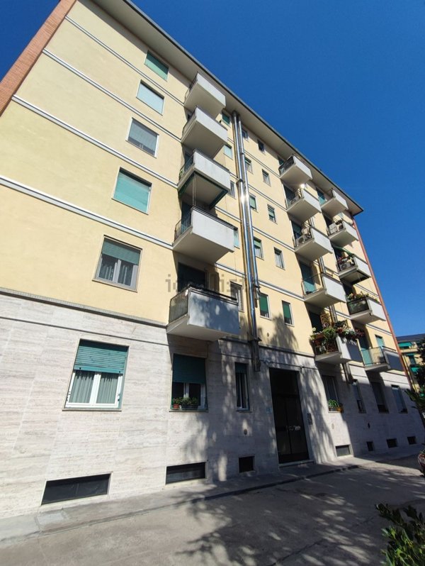 appartamento in affitto a Milano in zona Baggio