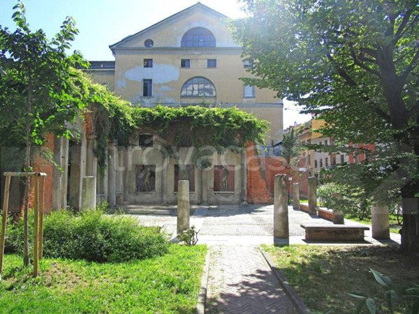 appartamento in affitto a Milano in zona Sant'Ambrogio