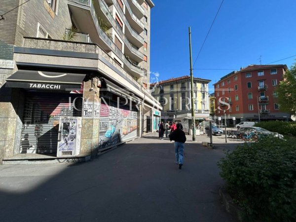 negozio in affitto a Milano in zona Isola