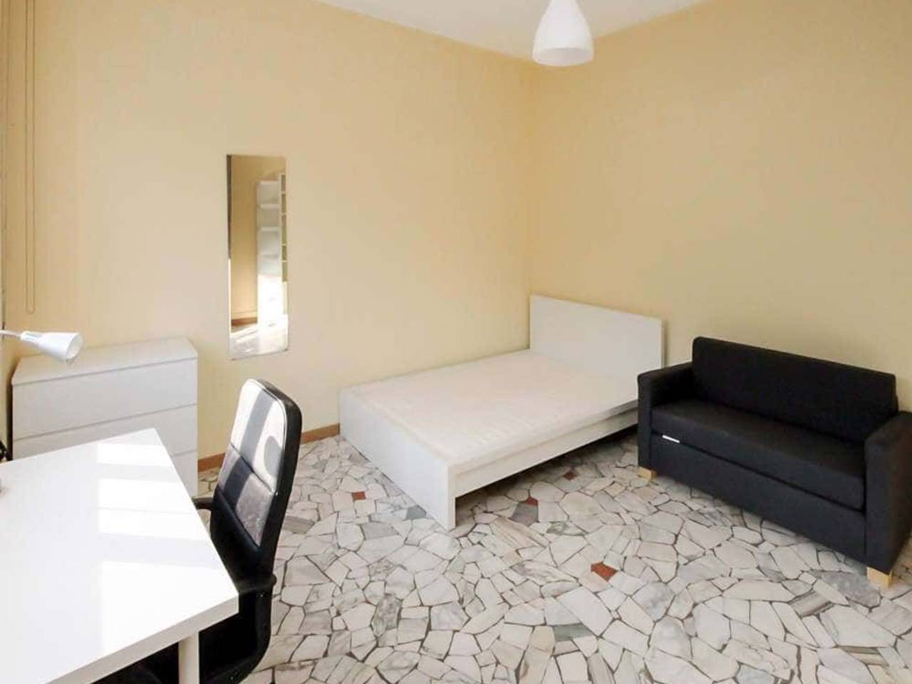 negozio in affitto a Milano in zona Maggiolina