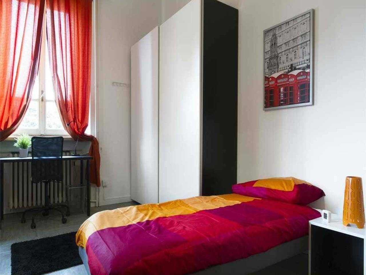 negozio in affitto a Milano in zona Porta Genova