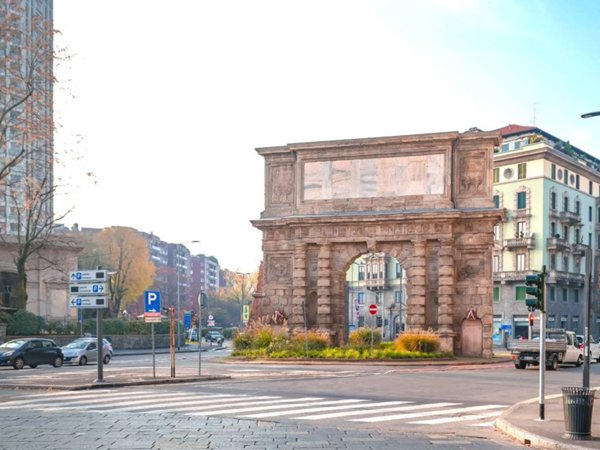 negozio in affitto a Milano in zona Guastalla