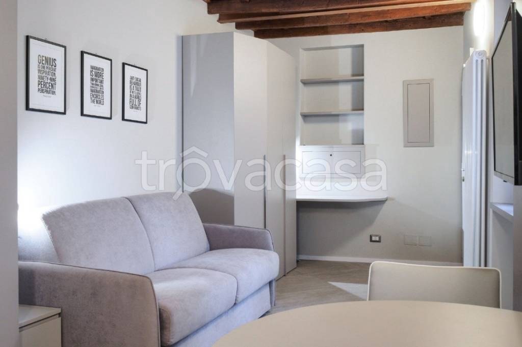 appartamento in affitto a Milano in zona Porta Ticinese