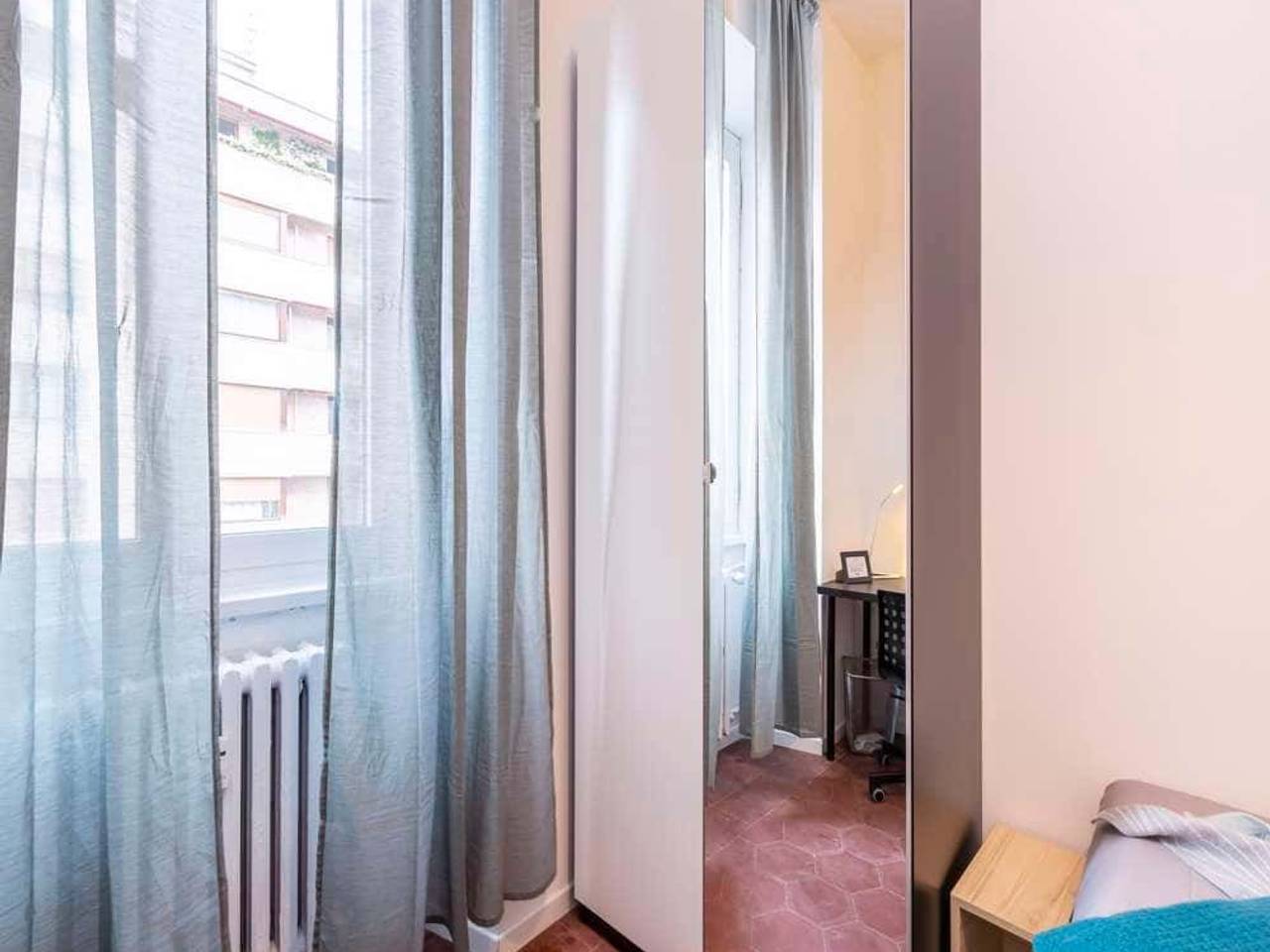 negozio in affitto a Milano in zona Isola