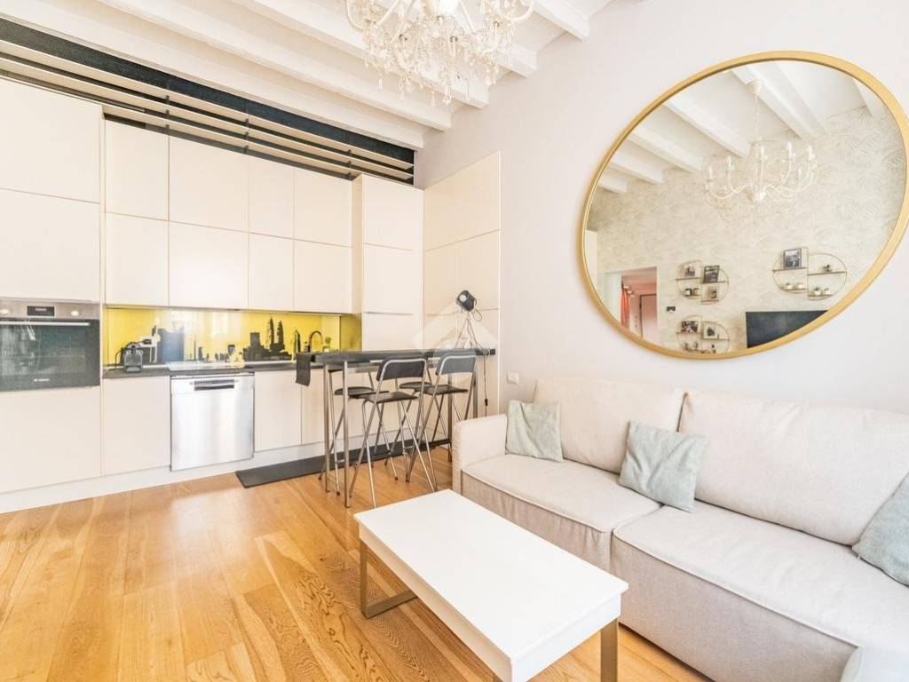appartamento in affitto a Milano in zona Porta Nuova