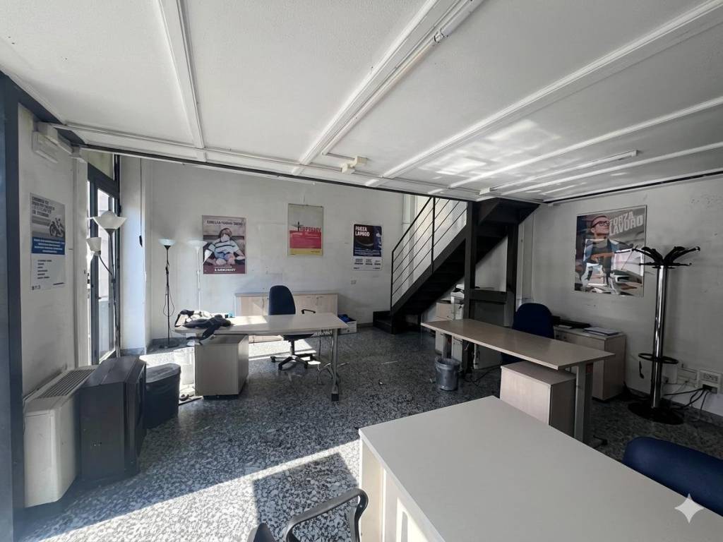negozio in affitto a Milano in zona Conchetta