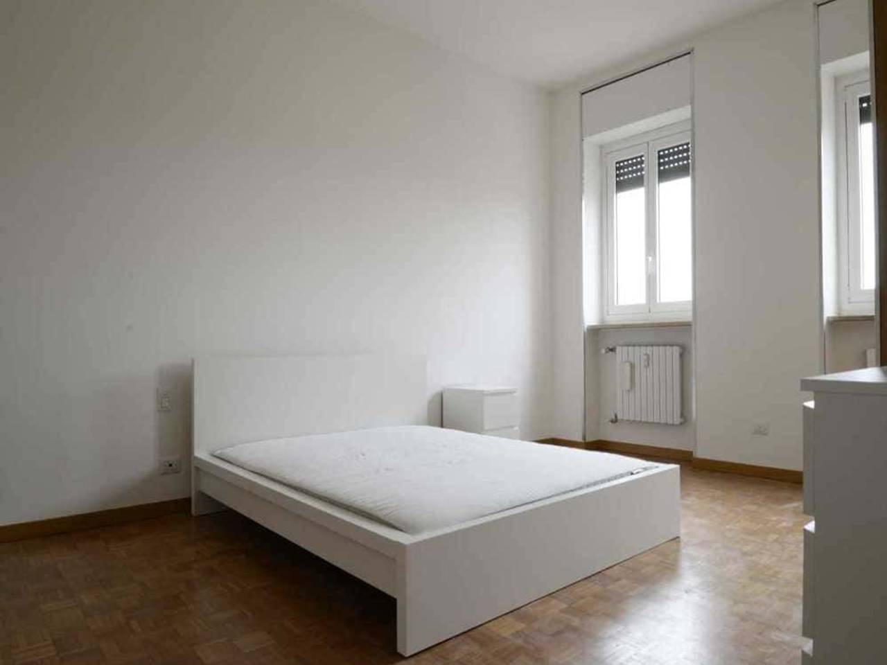 negozio in affitto a Milano in zona Rembrandt