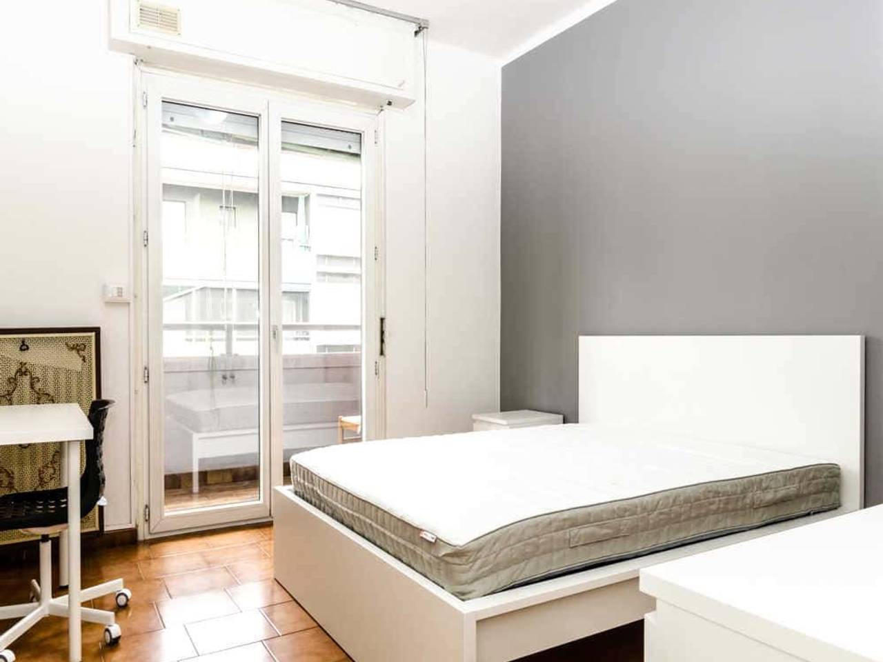 negozio in affitto a Milano in zona Morivione