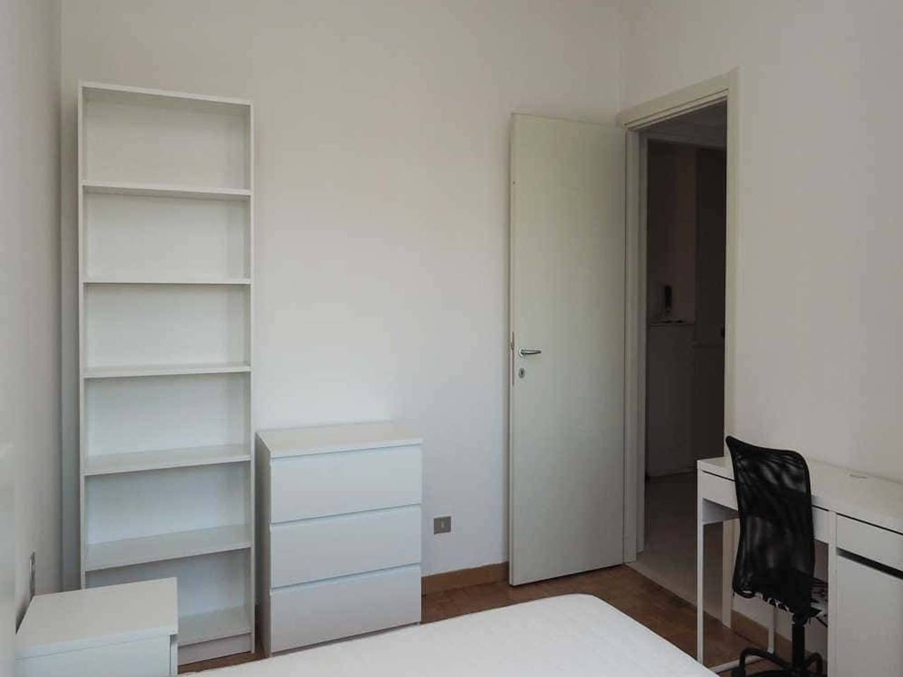 negozio in affitto a Milano in zona Lorenteggio