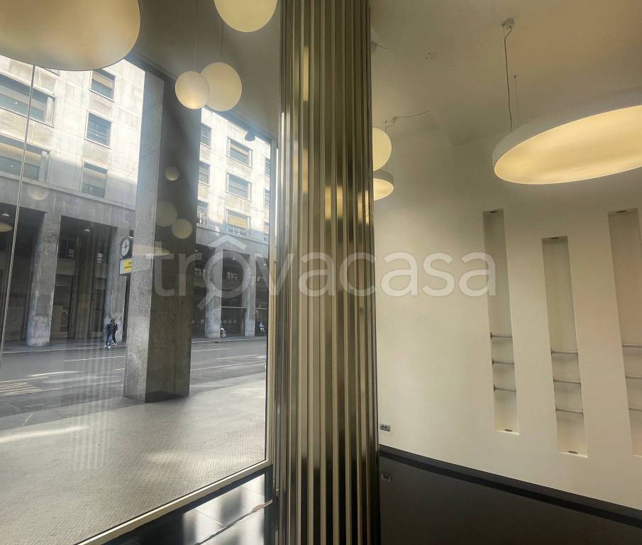 negozio in affitto a Milano