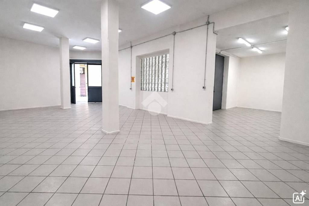 negozio in affitto a Milano