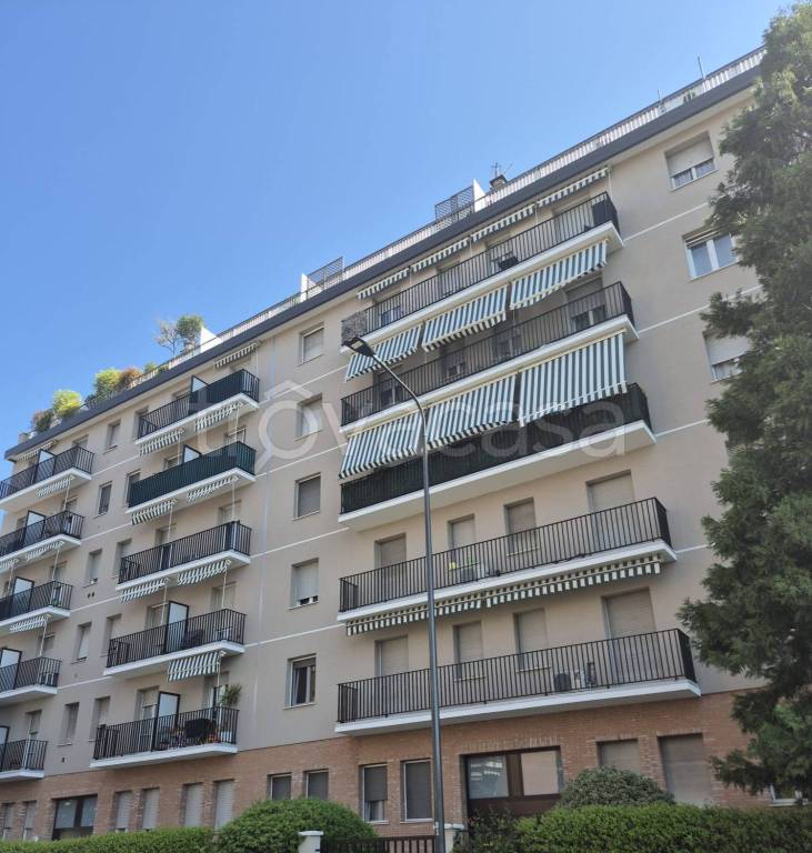 appartamento in affitto a Milano in zona Dergano