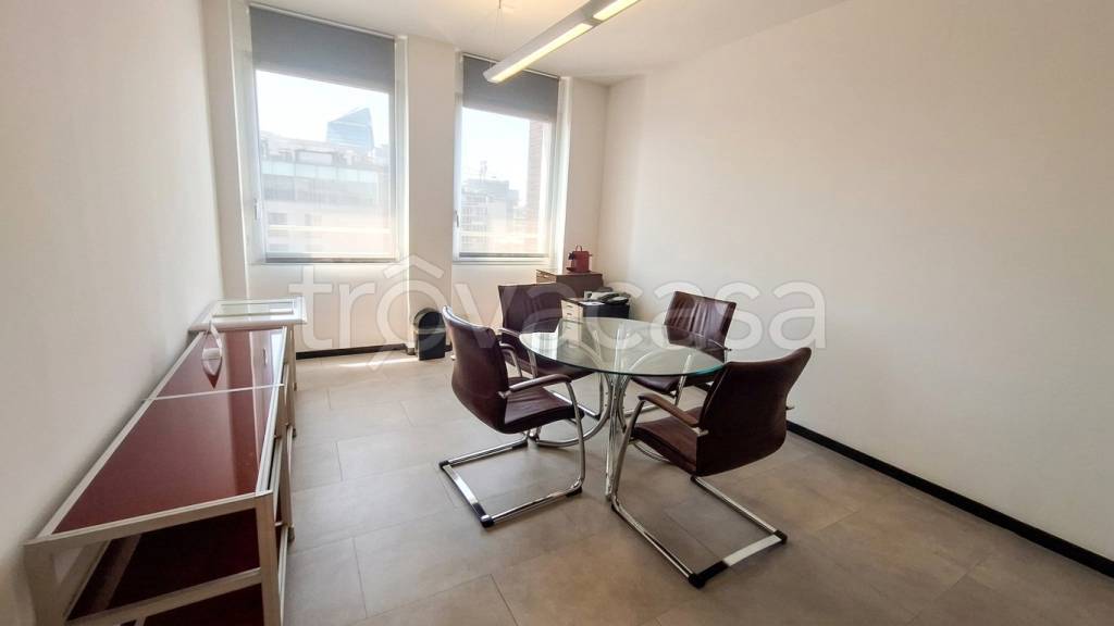 ufficio in affitto a Milano