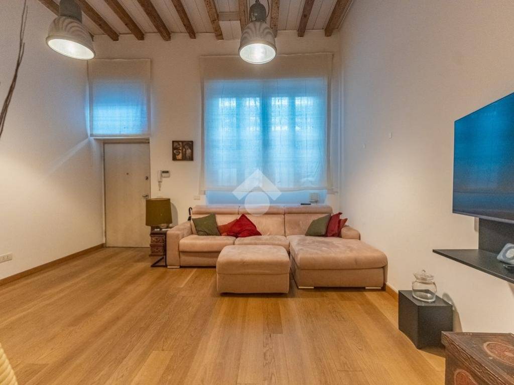 appartamento in affitto a Milano in zona Porta Nuova