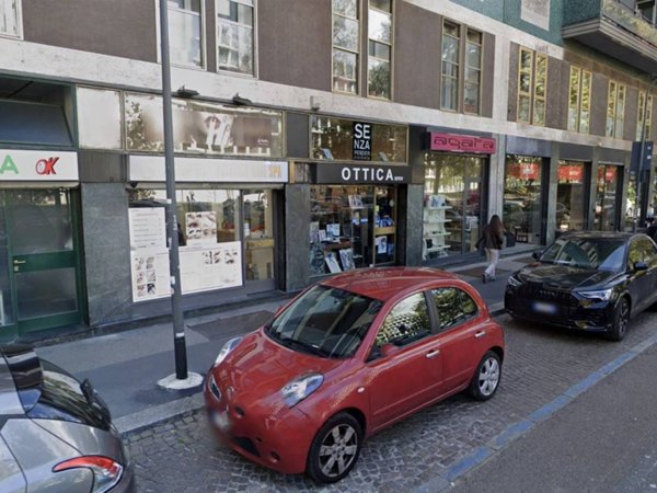 negozio in affitto a Milano in zona Porta Nuova