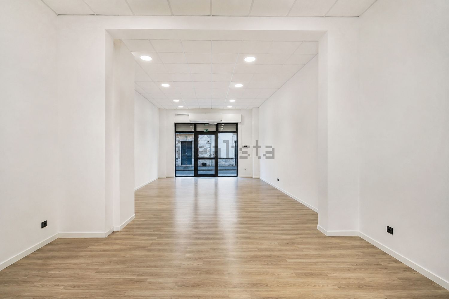 locale commerciale in affitto a Milano