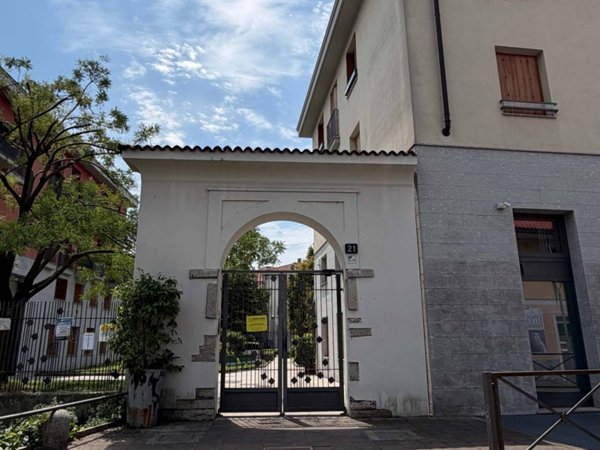 appartamento in affitto a Milano in zona Conchetta
