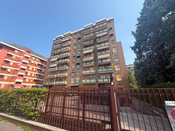 appartamento in affitto a Milano in zona Famagosta