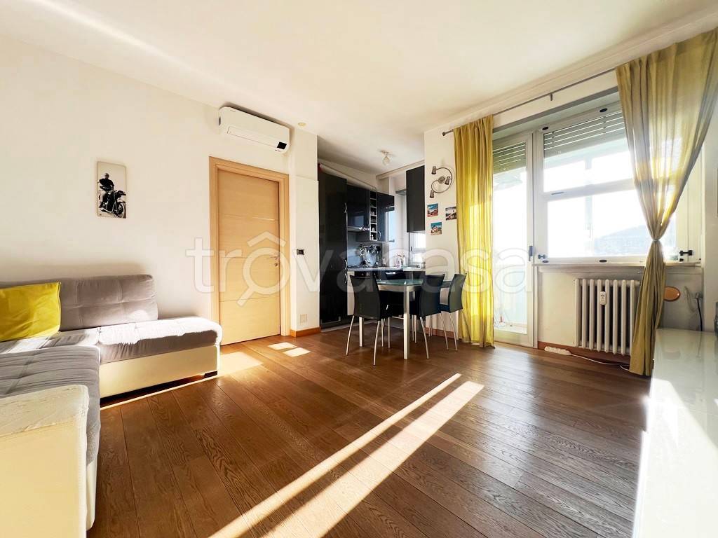 appartamento in affitto a Milano in zona QT8