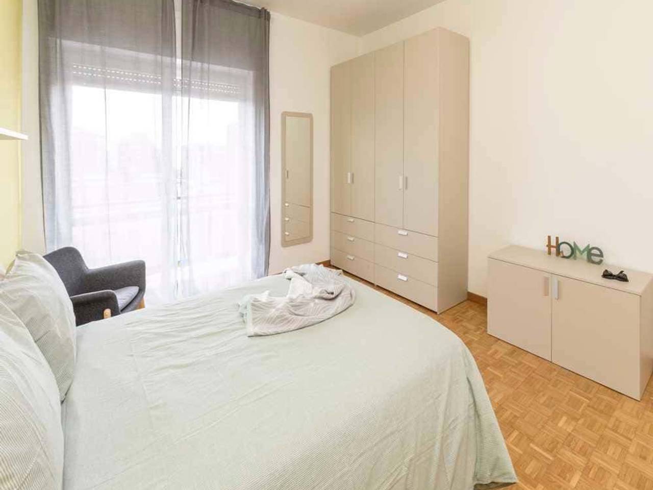 negozio in affitto a Milano in zona Famagosta