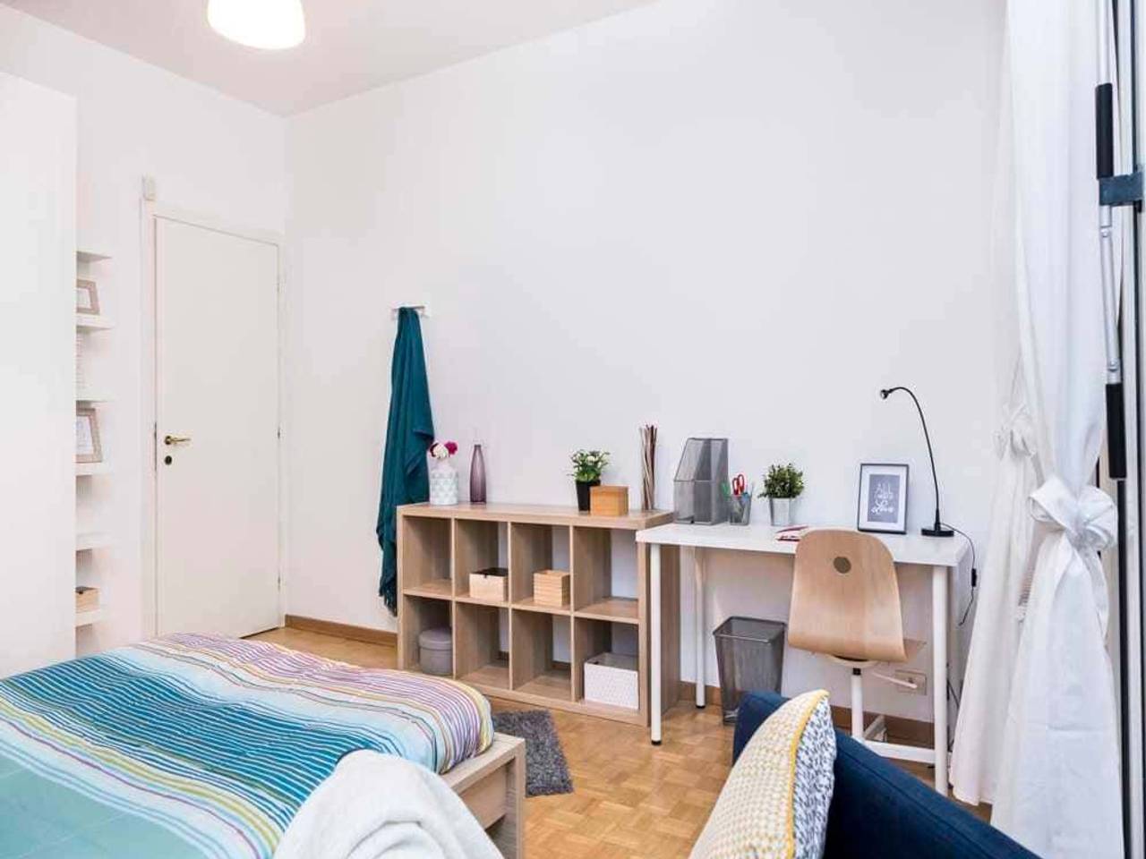 negozio in affitto a Milano in zona Centro Direzionale