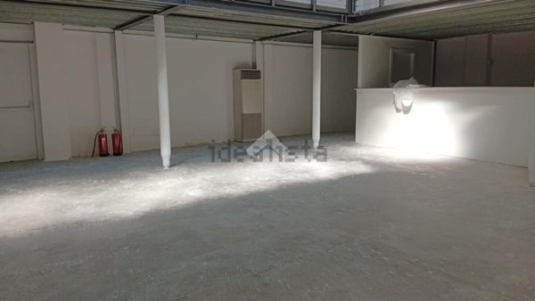 negozio in affitto a Milano in zona Forlanini