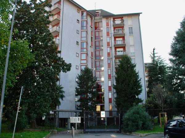 appartamento in affitto a Milano in zona Baggio