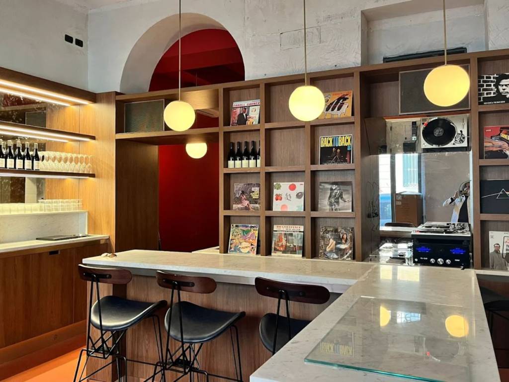 negozio in affitto a Milano in zona Isola