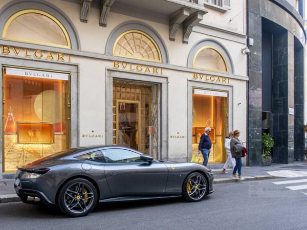 negozio in affitto a Milano