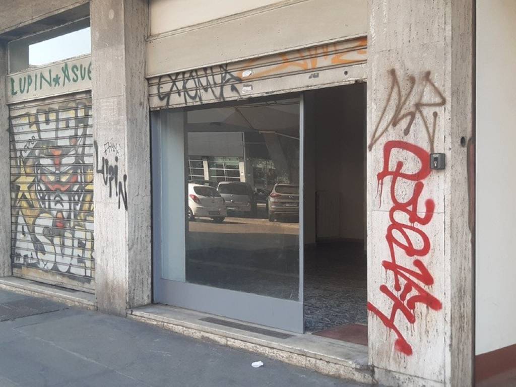 negozio in affitto a Milano in zona Il Portello