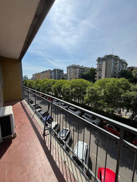 appartamento in affitto a Milano in zona Famagosta