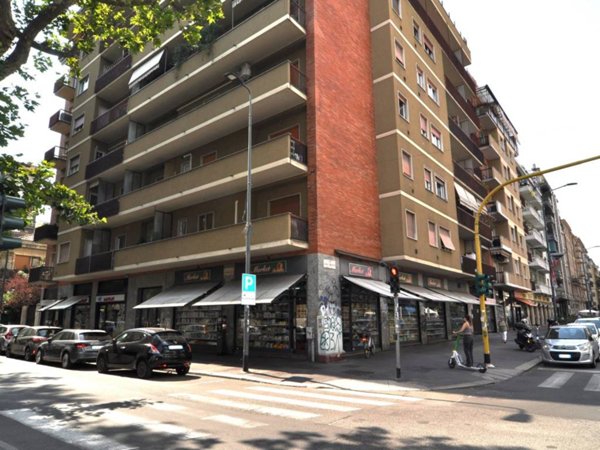 negozio in affitto a Milano