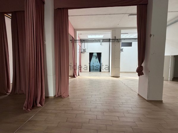 locale commerciale in affitto a Milano in zona Scalo Romana