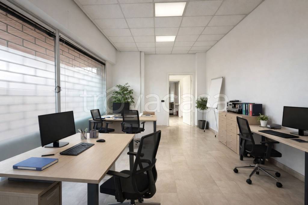 negozio in affitto a Milano