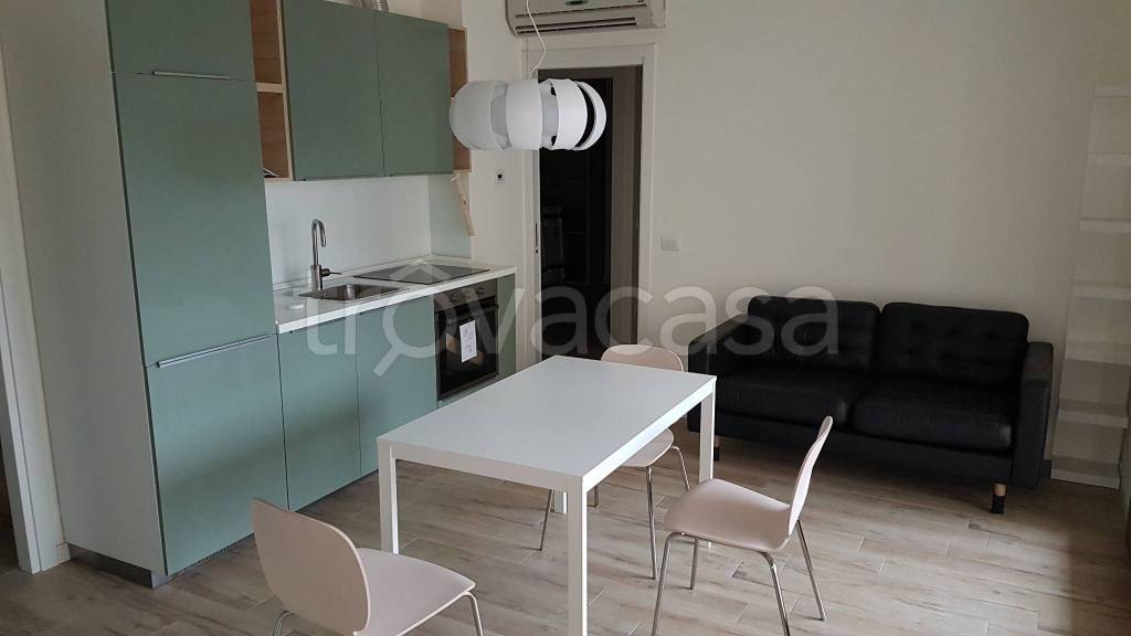 appartamento in affitto a Milano in zona Famagosta