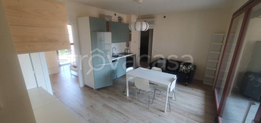 appartamento in affitto a Milano in zona Famagosta