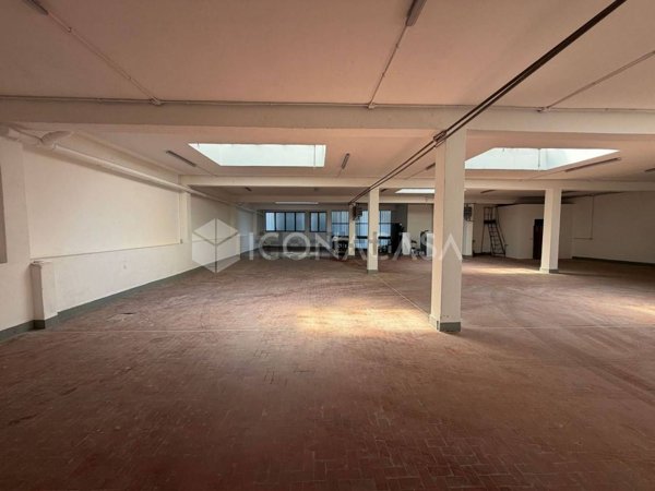 locale commerciale in affitto a Milano