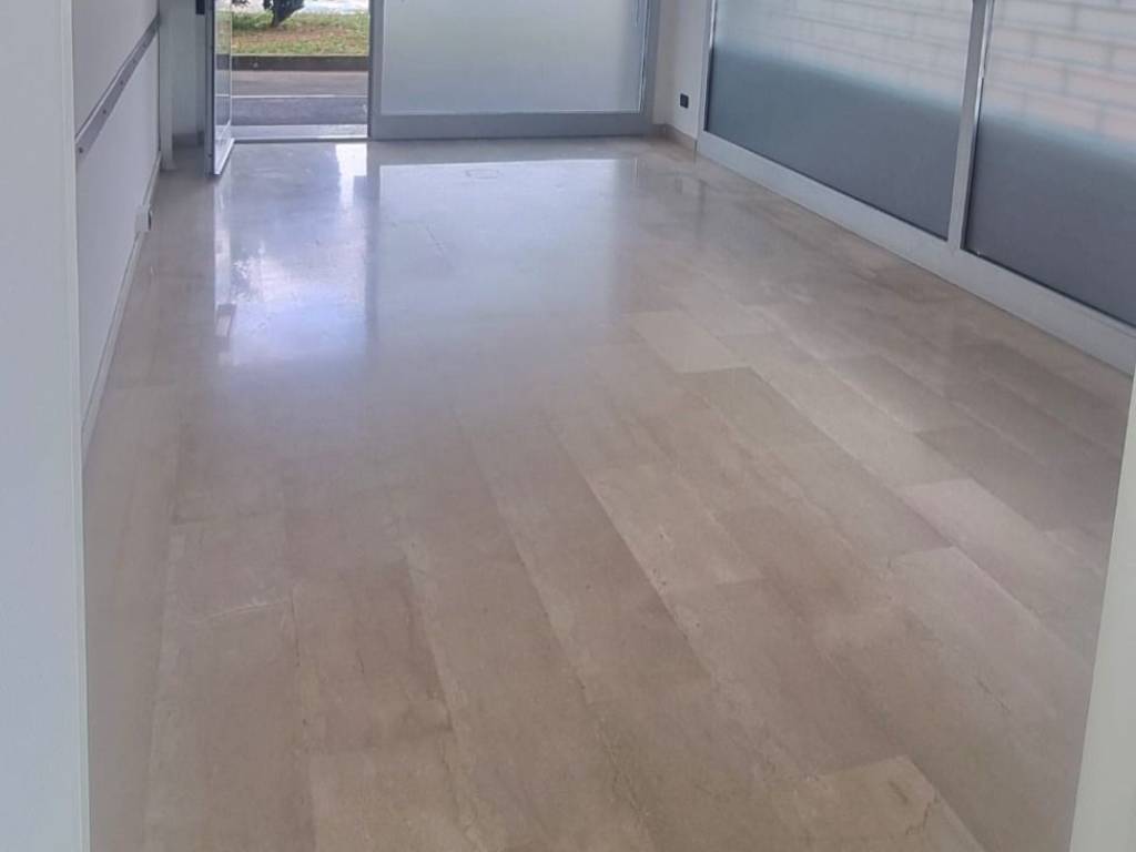 negozio in affitto a Milano