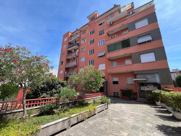 negozio in affitto a Milano in zona Crescenzago