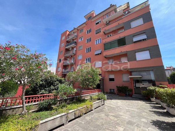 negozio in affitto a Milano in zona Crescenzago