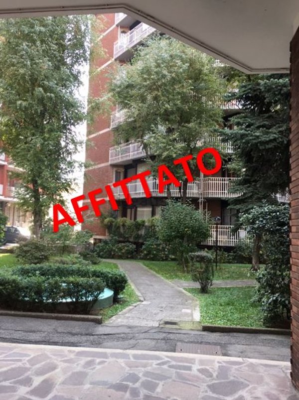appartamento in affitto a Milano in zona Lorenteggio