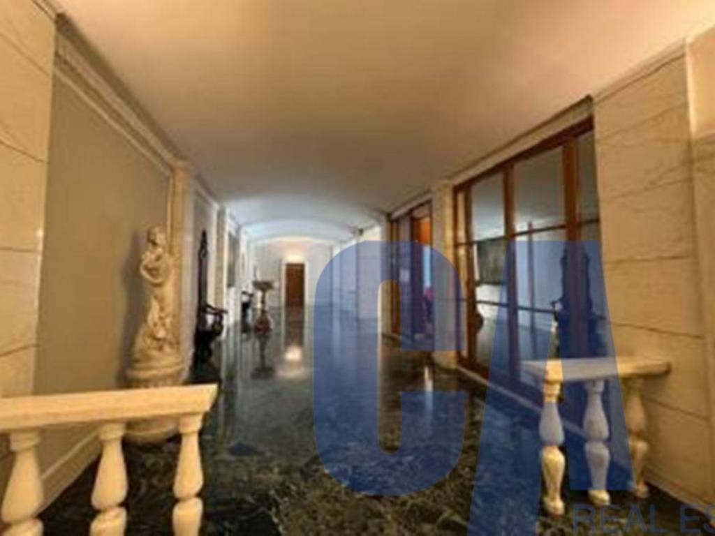 negozio in affitto a Milano in zona Porta Nuova