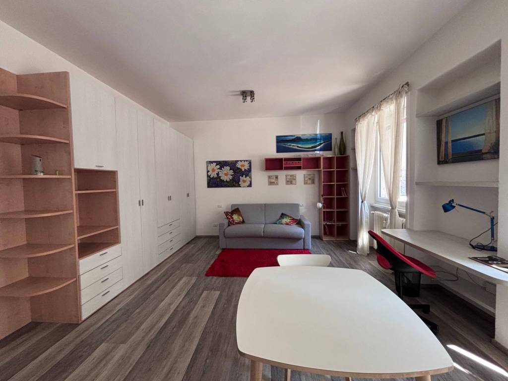appartamento in affitto a Milano in zona Corsica