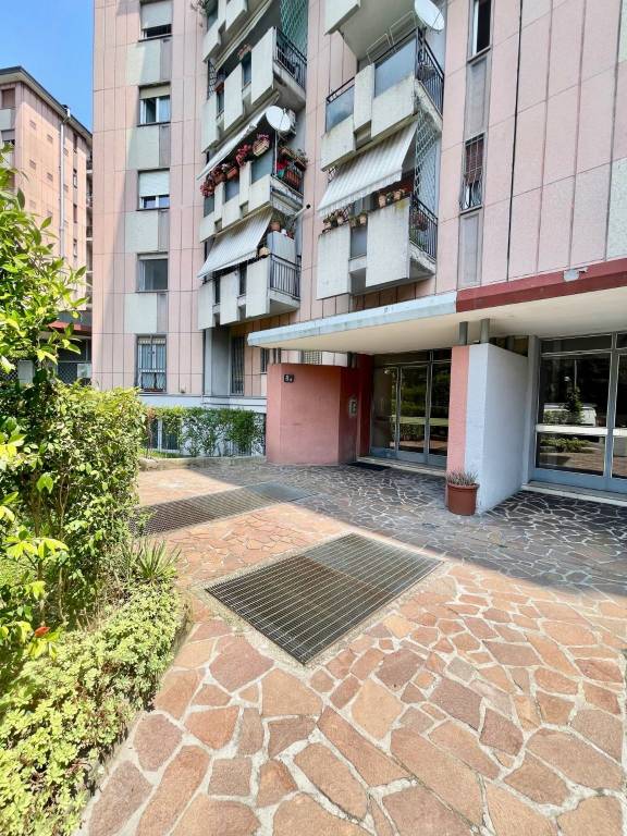 appartamento in affitto a Milano in zona Gallaratese