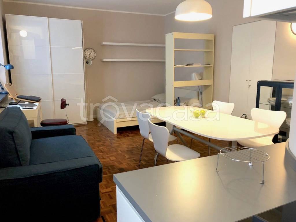 appartamento in affitto a Milano in zona Porta Genova